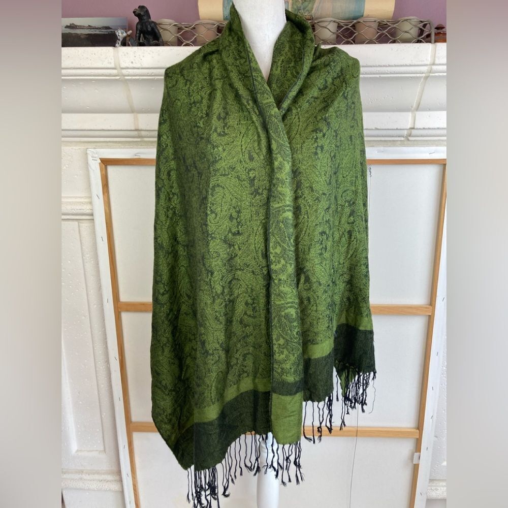 Real Pashmina shawl w/ tassels NWOT